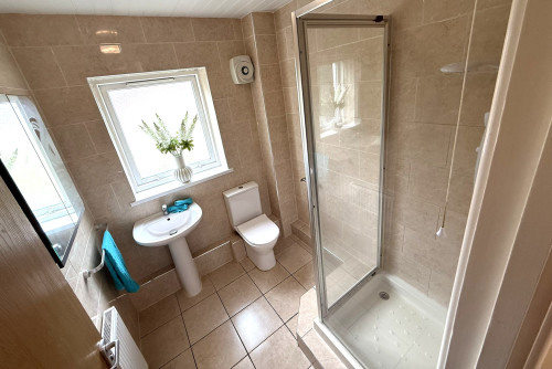 Shower/WC at 24 Broom Walk 